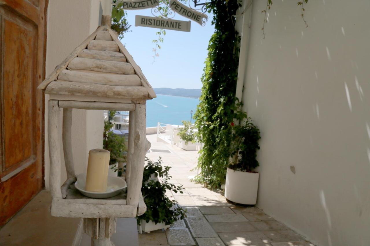 Piazzetta Petrone Apartments + Parking Vieste Exteriör bild