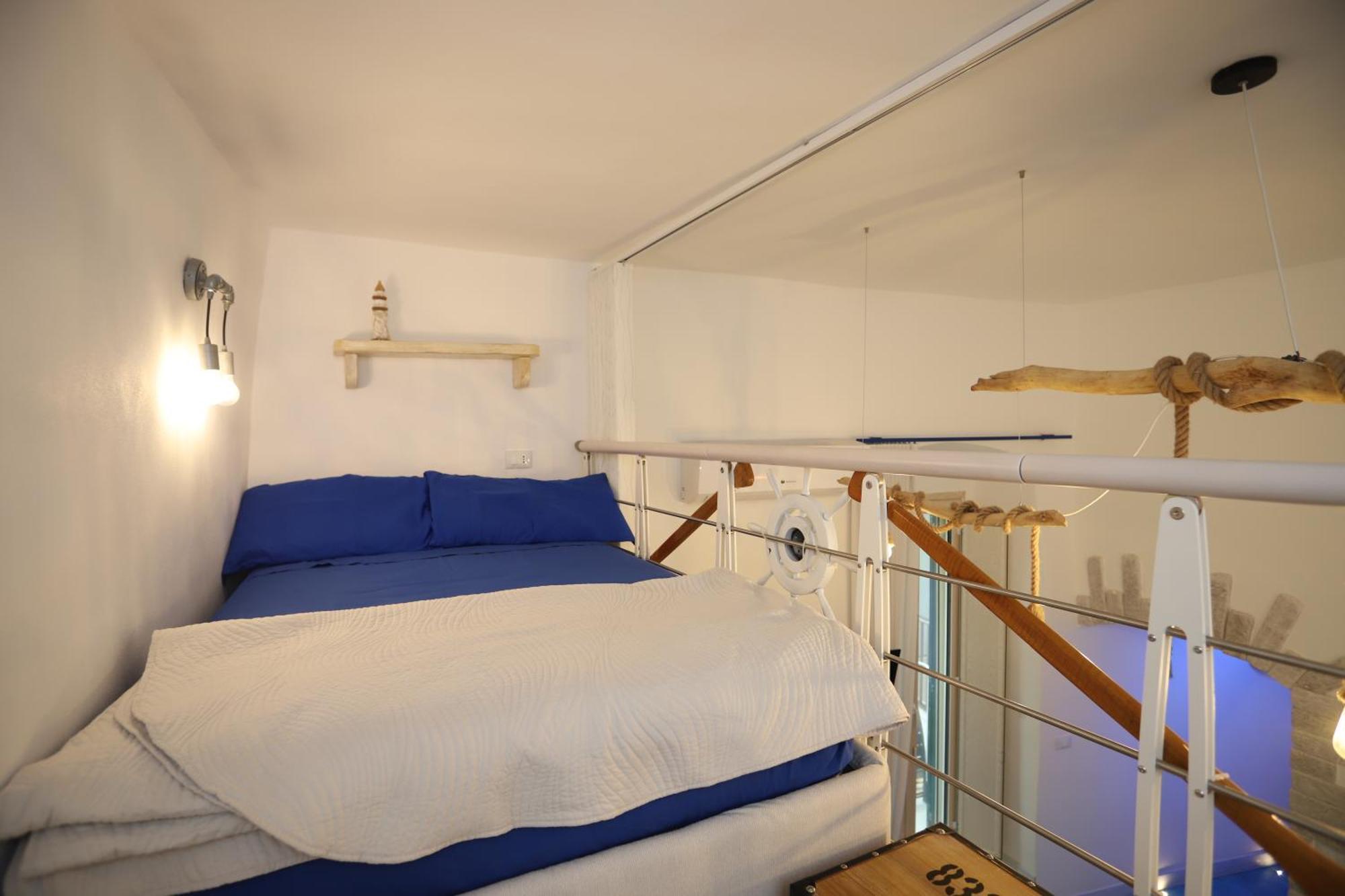 Piazzetta Petrone Apartments + Parking Vieste Exteriör bild