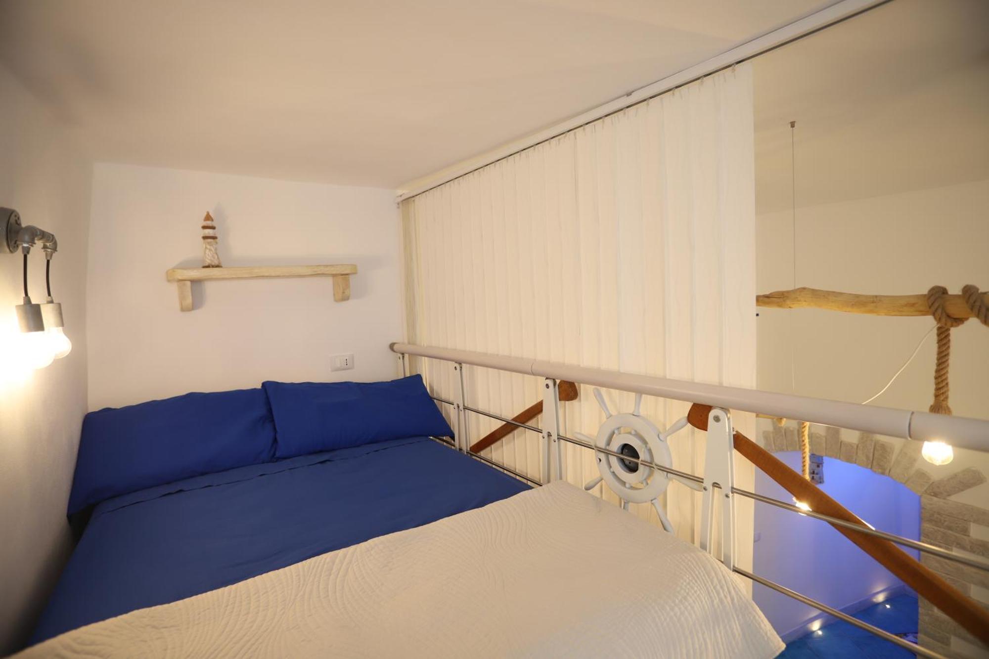 Piazzetta Petrone Apartments + Parking Vieste Exteriör bild